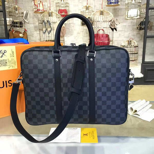 Louis Vuitton VOYAGE 3181