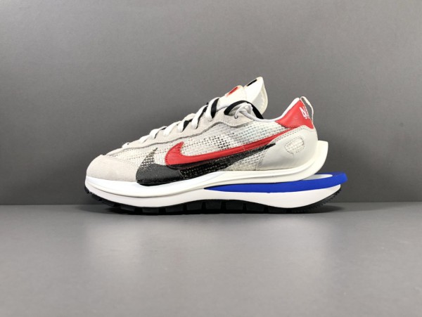 Sacai x Nike Vaporwaffle Sport Fuchsia Game Royal