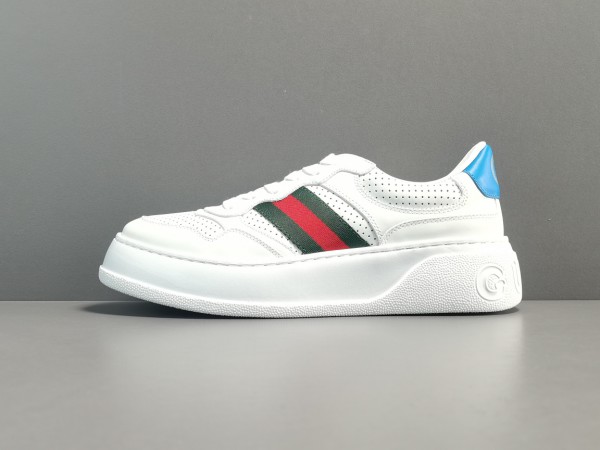 Gucci GG embossed sneakers white - blue