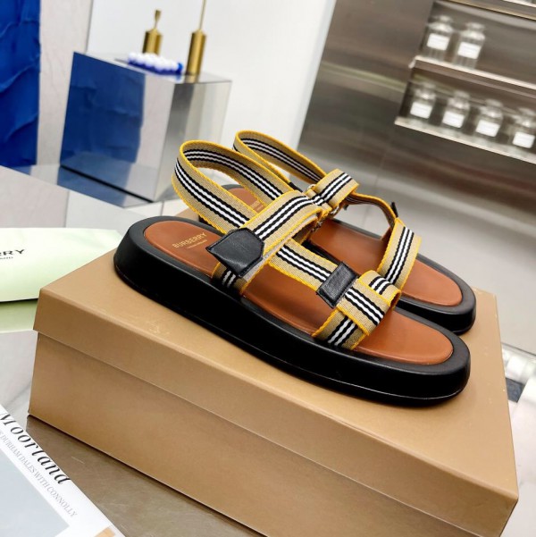 Burberry Sandals with logo