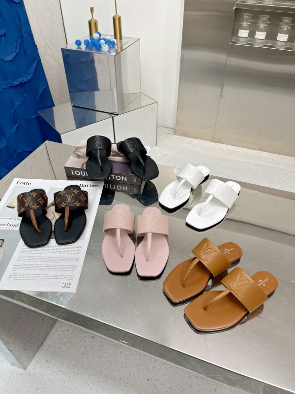Louis Vuitton Women Slippers
