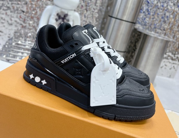 Louis Vuitton Trainer Sneaker