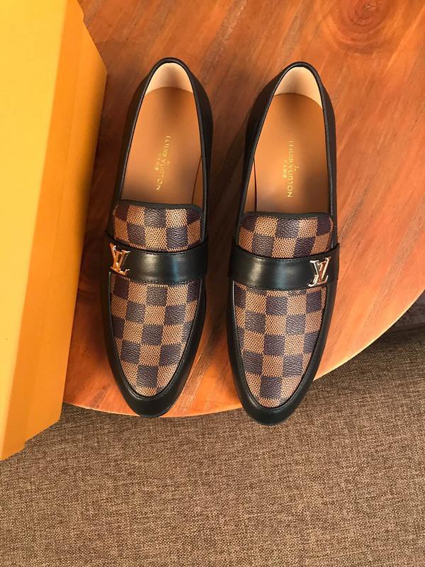 Louis Vuitton Men Loafers (LV-SH-A454)