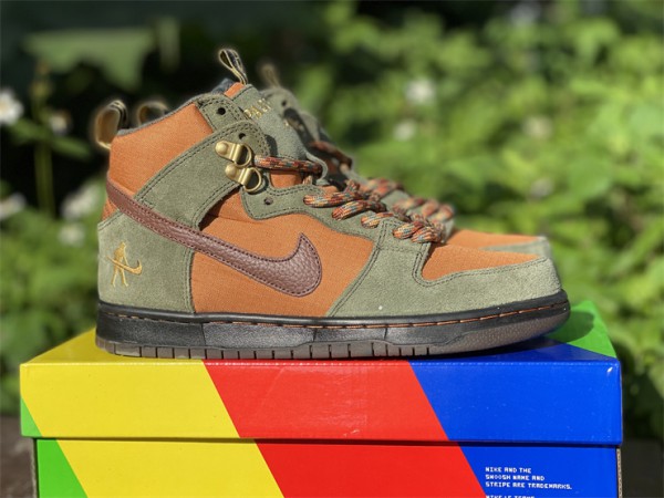 Pass~Port x Nike SB Dunk High Workboot DO6119-300