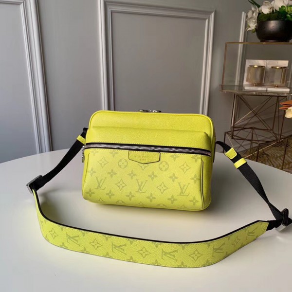 Louis Vuitton Men Outdoor Messenger Bags (LV-BG-M30233)