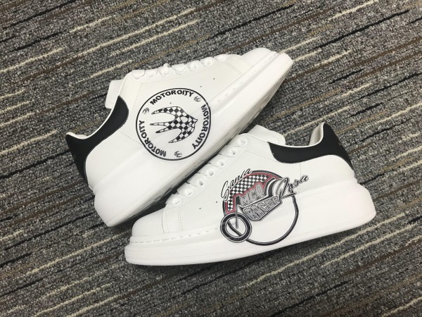 Alexander McQueen Oversized Sneaker MCQ019