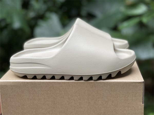Yeezy Slide “Ochre” GW1934