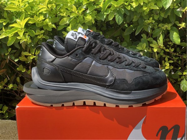 Sacai x Nike VaporWaffle Black Gum DD1875-001