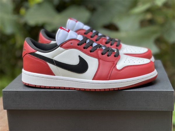 Air Jordan 1 Retro Low OG 'Chicago' 705329-600