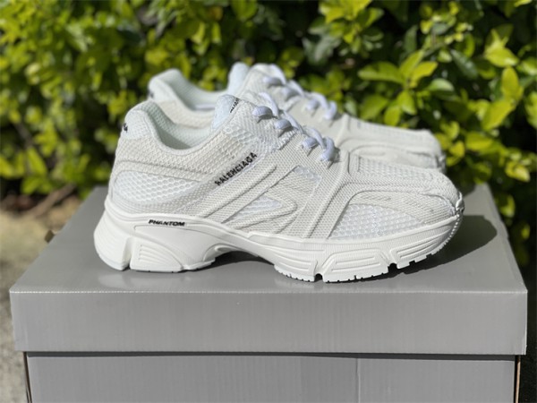 Balenciaga White Phantom Sneakers 678869-W2E92-9000
