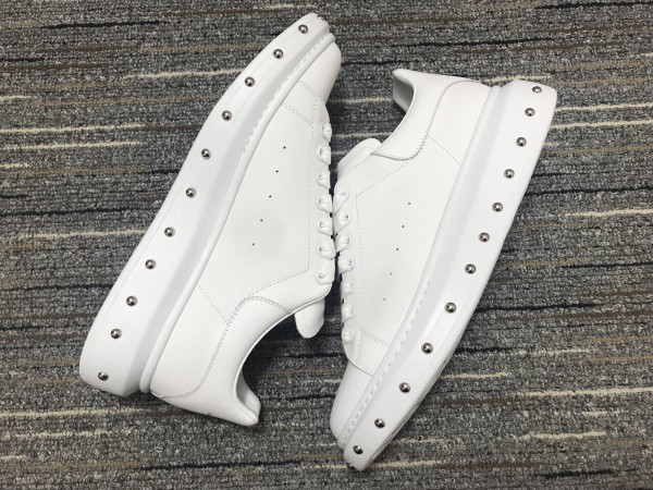 Alexander McQueen Oversized Sneaker MCQ035