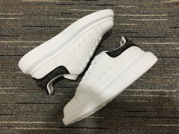 Alexander McQueen Oversized Sneaker MCQ048