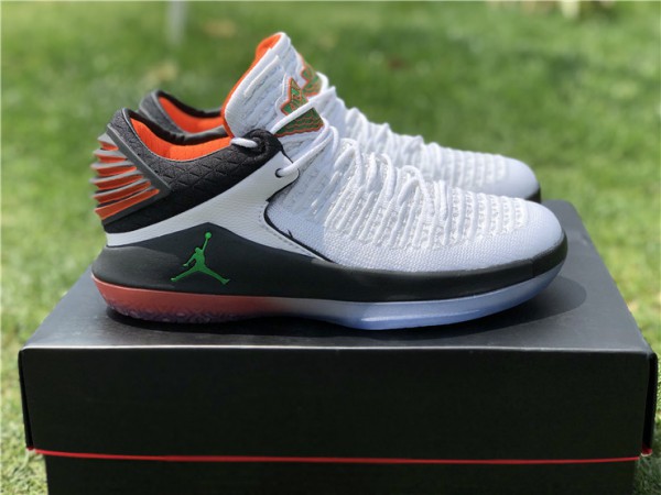 Air Jordan 32 Low "Like Mike" Gatorade AA1256-100