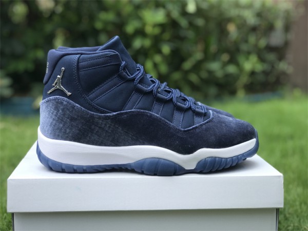 Air Jordan 11 Velvet WMNS “Midnight Navy”