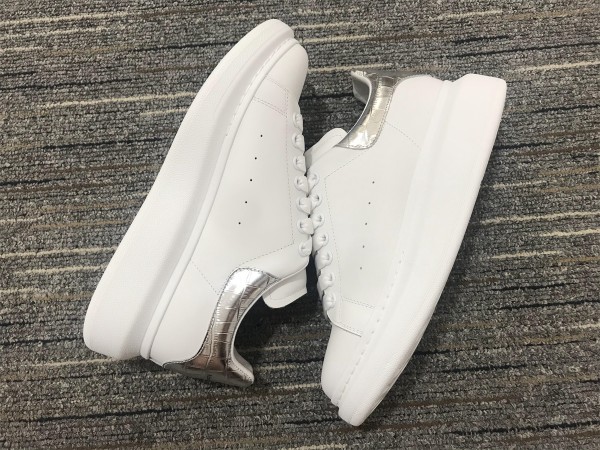 Alexander McQueen Oversized Sneaker MCQ046