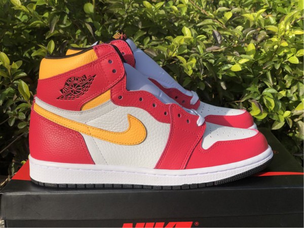 Jordan 1 Retro High OG Light Fusion Red 555088-603