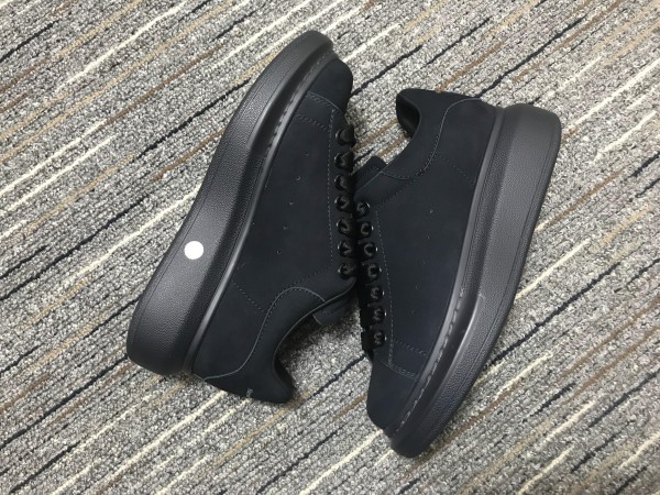 Alexander McQueen Oversized Sneaker MCQ037