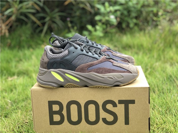 Adidas Yeezy Boost 700 Mauve EE9614