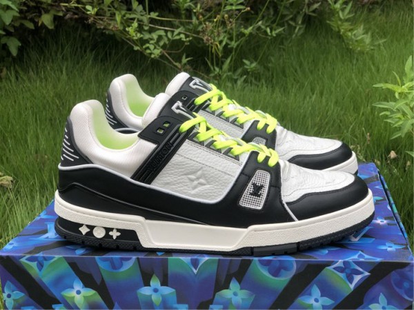 Louis Vuitton Trainer Black White 1A5PYF 3
