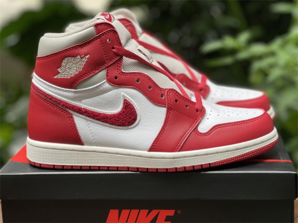 Air Jordan 1 High OG “Chenille” DJ4891-061