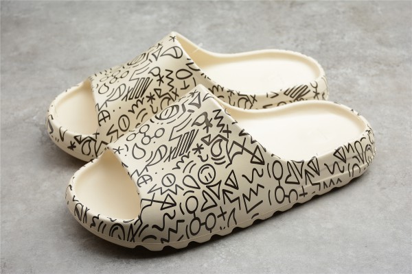 Yeezy Slide Graffiti