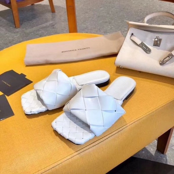 BOTTEGA VENETA Ladies Lido Flat Sandals Black/Nude/White