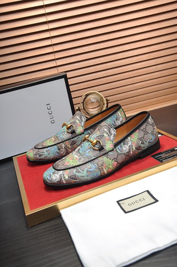 Gucci Men Loafers (GUC-SH-A004)