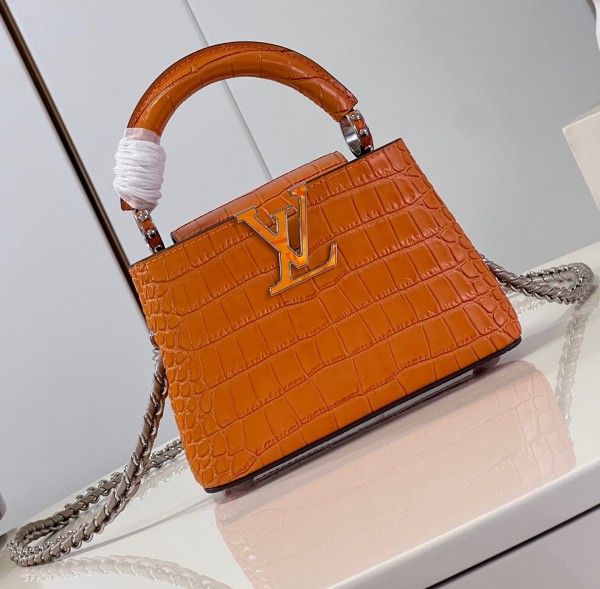 Louis Vuitton Capucines Bag Size 21cm