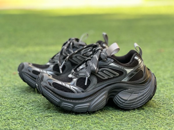 Balenciaga 6XL Sneaker in black and grey