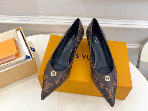 Louis Vuitton Pumps