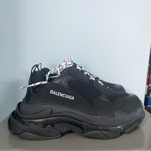 Balenciaga Triple S Black