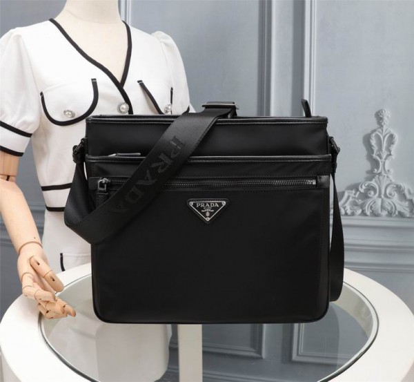 Prada Messenger Bag WM953 