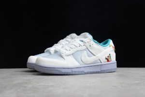 Nike Dunk Low Ice Christmas DO2326-001