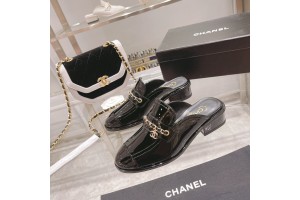 Chanel Loafers Black/White