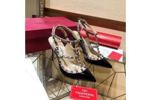 Valentino Women Rockstud Pumps Black/Nude