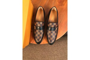 Louis Vuitton Men Loafers (LV-SH-A454)
