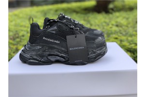 Balenciaga Triple S Black