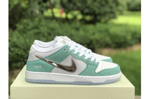 April Skateboards x Dunk SB Low FD2562-400