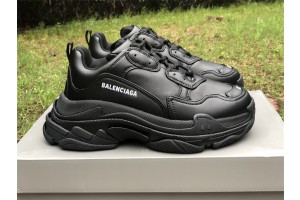 BalenciagaTriple S Sneaker in Black
