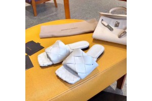 BOTTEGA VENETA Ladies Lido Flat Sandals Black/Nude/White