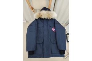 Canada Goose Classic Series Down Jacket
