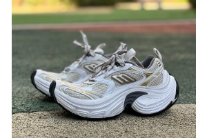 Balenciaga 6XL Sneaker in white and gold