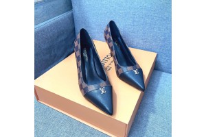 Louis Vuitton Women Pumps 